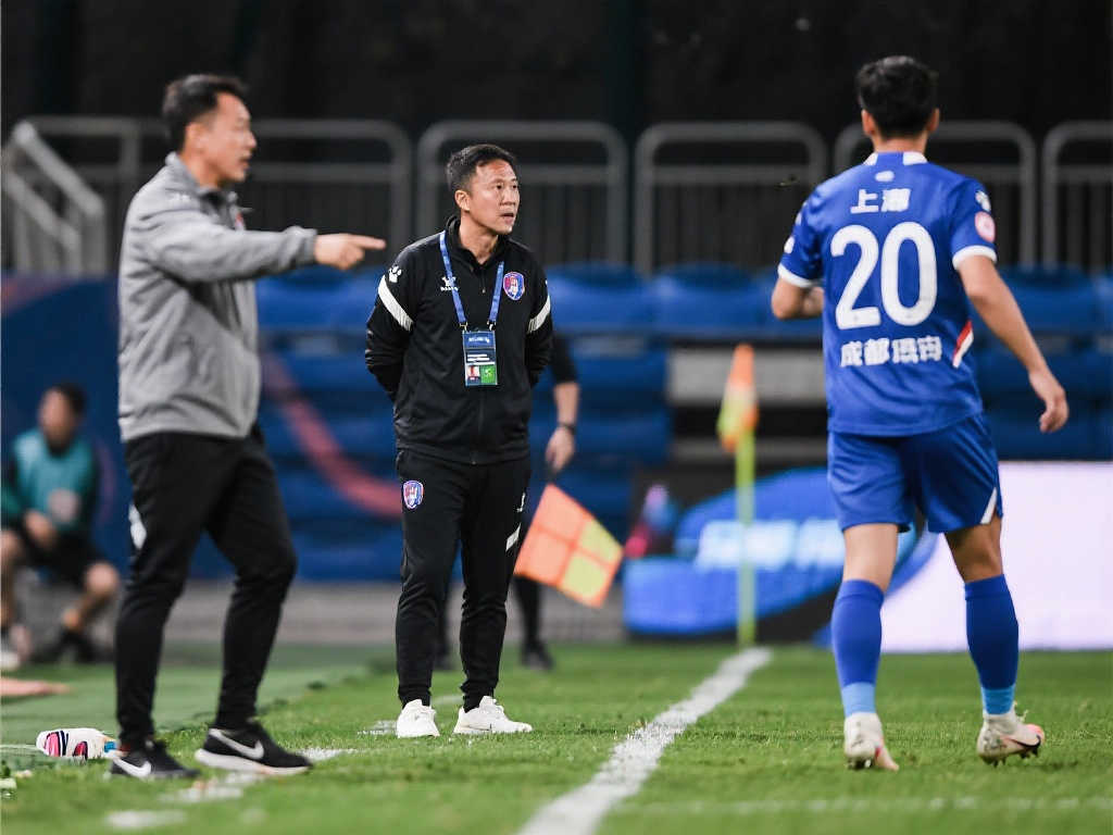 成都低调登顶 徐正源早有妙招应对密集赛程 成都低调登顶 徐正源早有妙招应对密集赛程